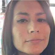 Profesora imparte clases de inglés especializada en pronunciación. Adultos